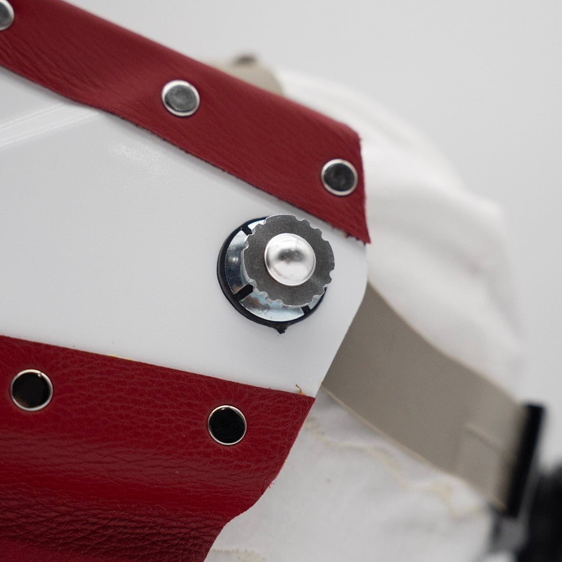 Phanthom Pro - White On Red Leather