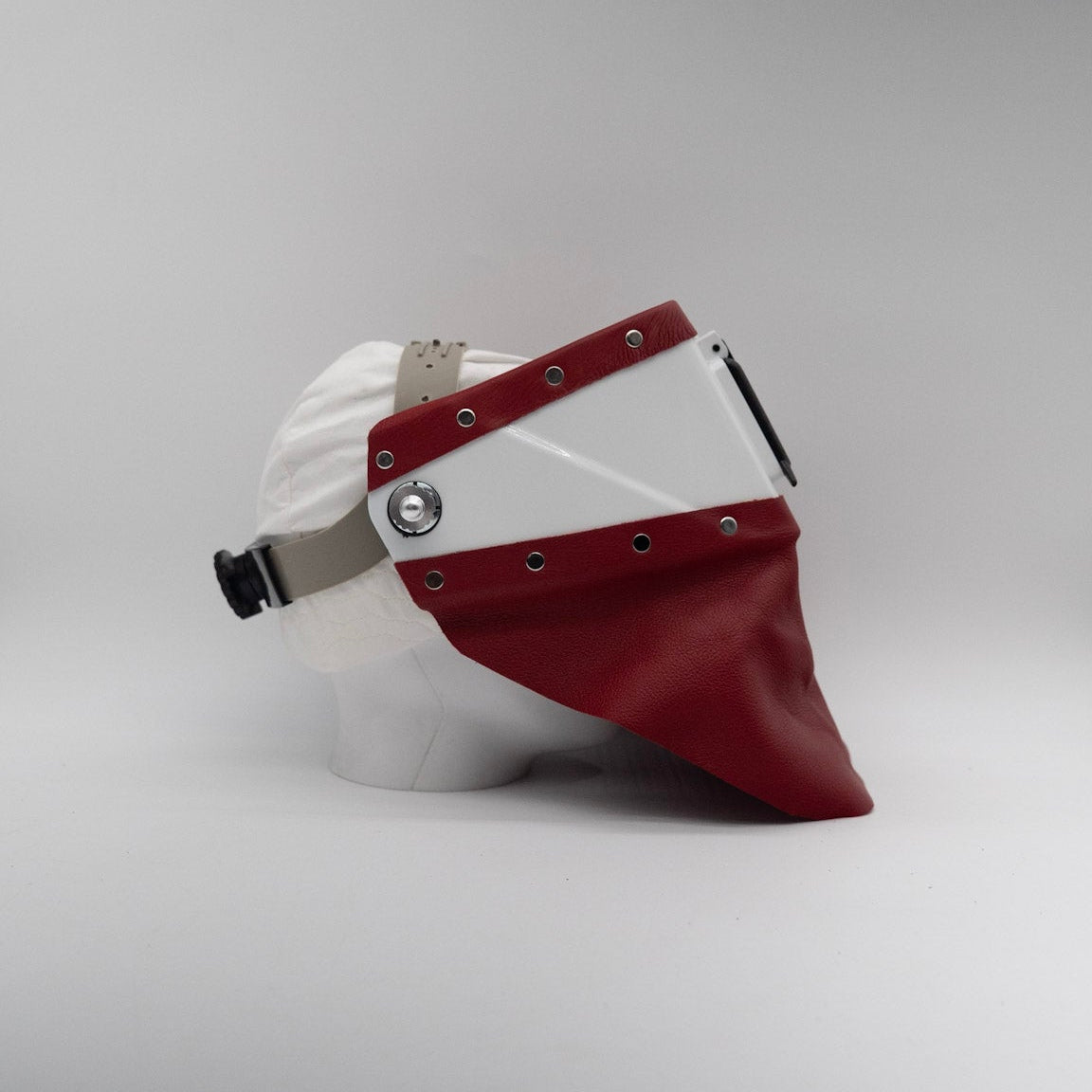 Phanthom Pro - White On Red Leather