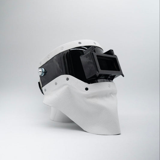 Tiger Scoop Pro - Black On White Leather