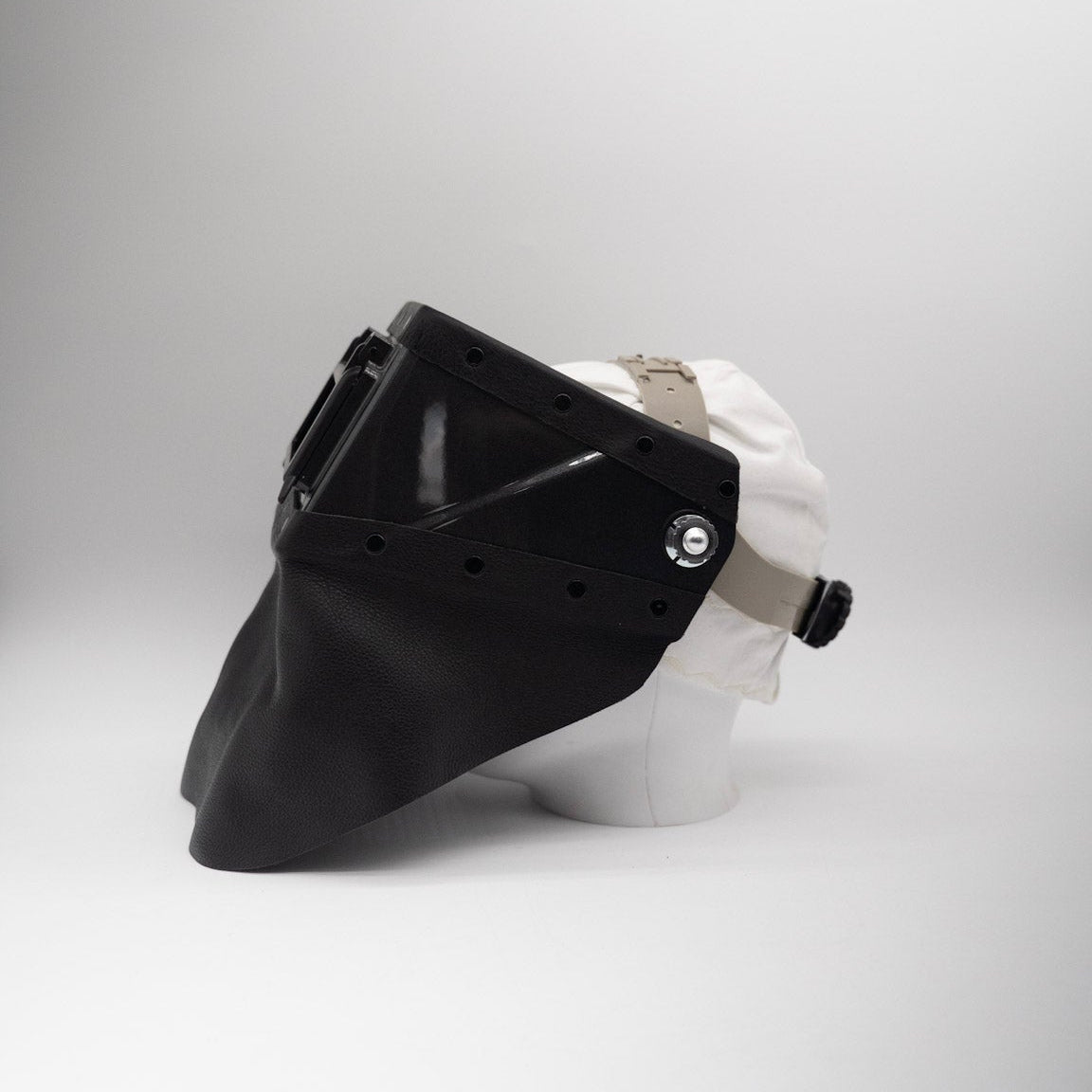 Phanthom Pro - Grey on Black Leather