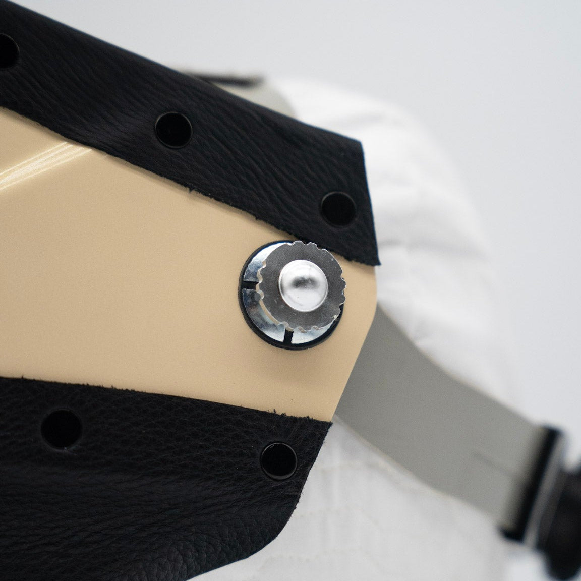 Phanthom Pro - Coffee On Black Leather